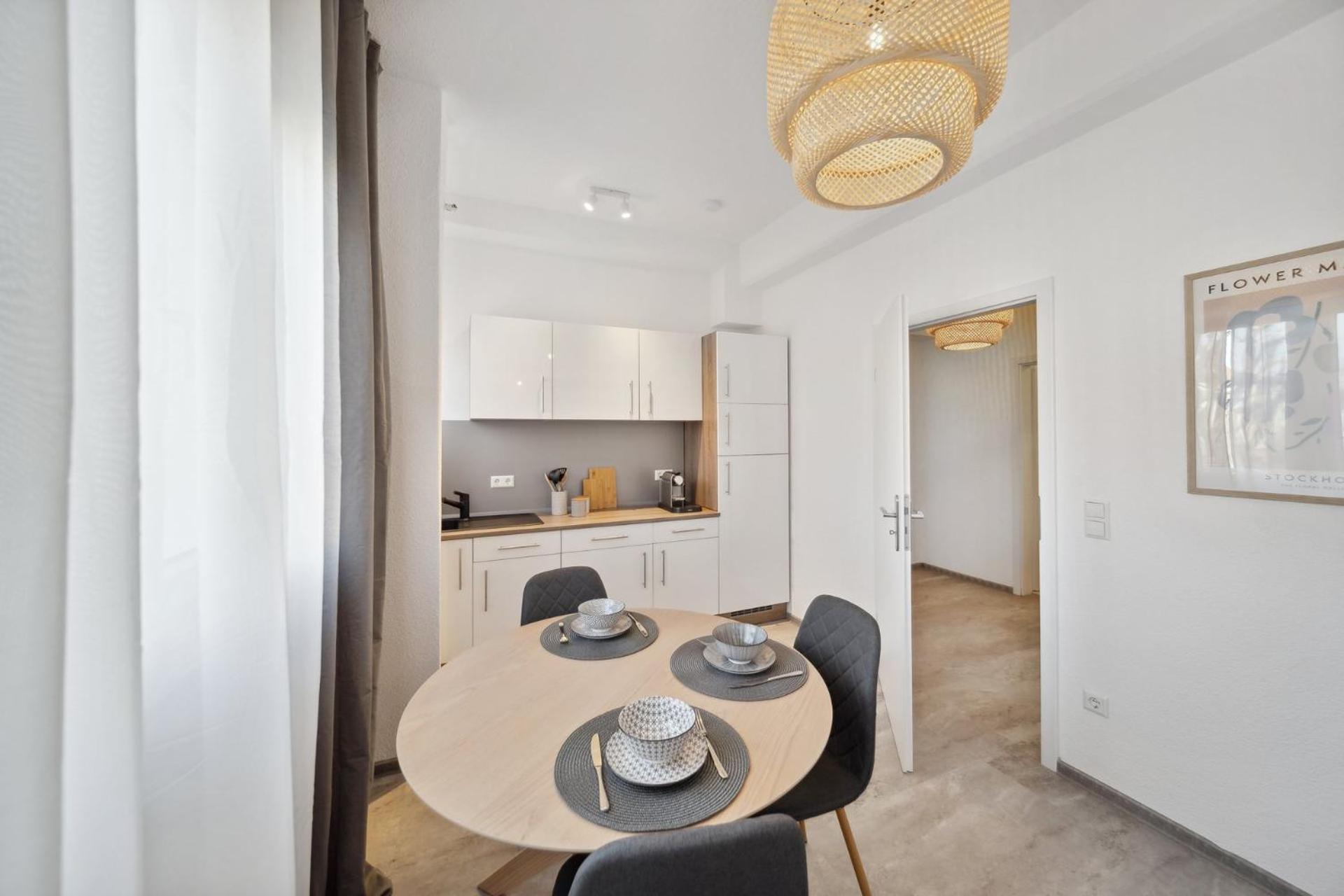 Apartamento Ruhige Lage, Gute Anbindung, Frisch Renoviert Fellbach Exterior foto